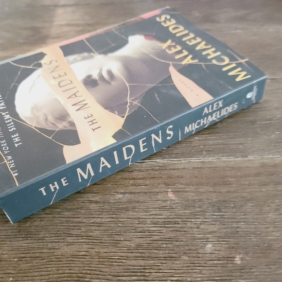 The Maidens By Alex Michaelides Paperback Book - Picture 4 of 4